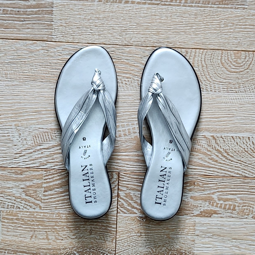 🌲 Silver leather sandals
